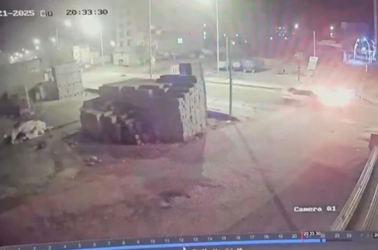 Mazıdağı’nda iki otomobil çarpıştı: 3 yaralı 