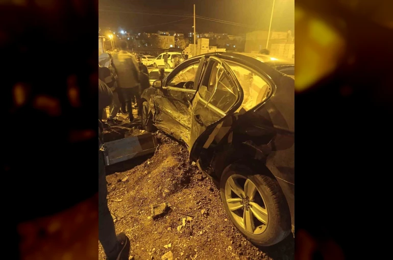 Mazıdağı’nda iki otomobil çarpıştı: 3 yaralı