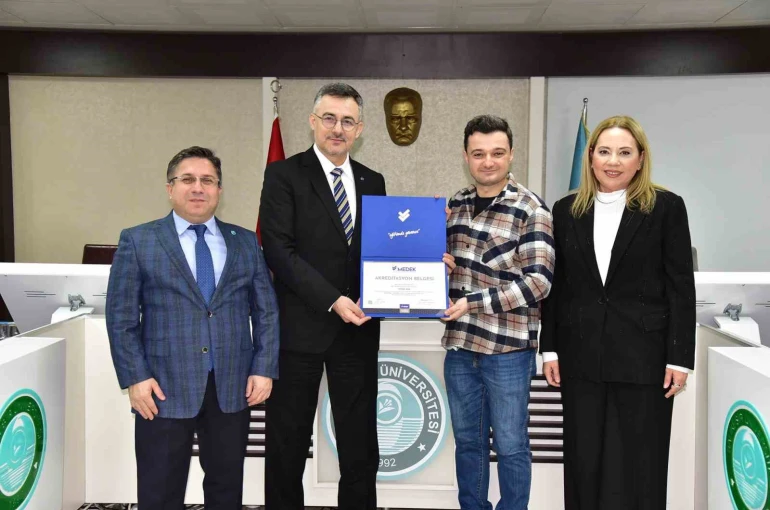 MEDEK akreditasyon belgeleri törenle takdim edildi