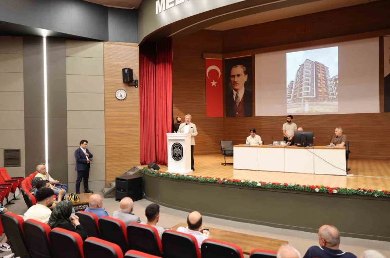 Melikgazi Belediyesi, Battalgazi’deki hak sahiplerini yeni evlerine kavuşturdu