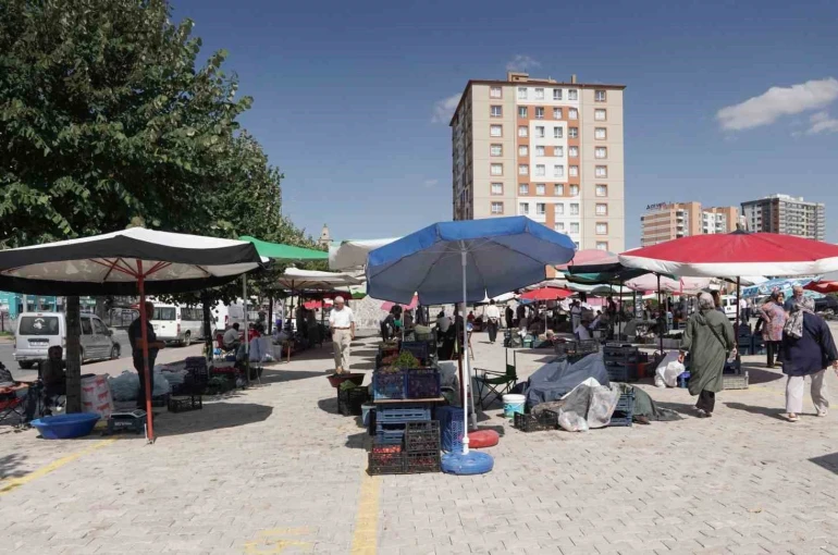 Melikgazi Belediyesi üretici pazarlarında organik ürünler vatandaşla buluşuyor 