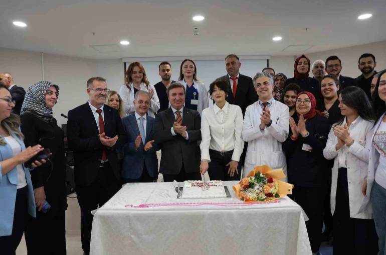 Mengücek Gazi Hastanesi’nde "Ebeler ve Hemşireler Haftası" kutlandı
