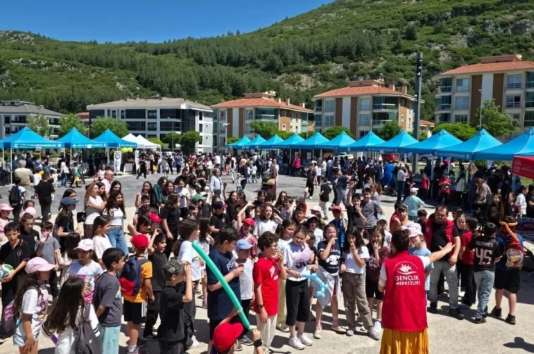 Menteşe’de çocuk şenliği coşkusu
