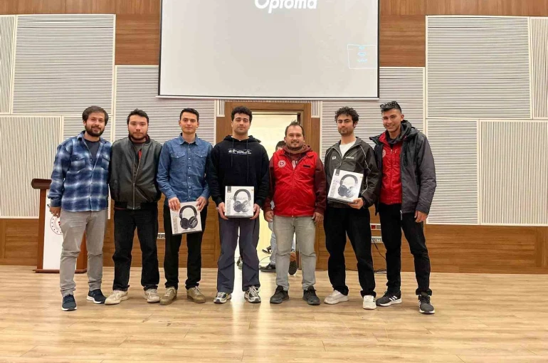 Menteşe’nin gençleri bilgi yarışmasında il şampiyonu oldu