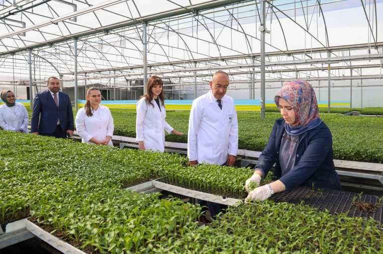 Meram Belediyesinin Konya çiftçisine büyük desteği, Konya Fide’de yeni sezon satışları başladı