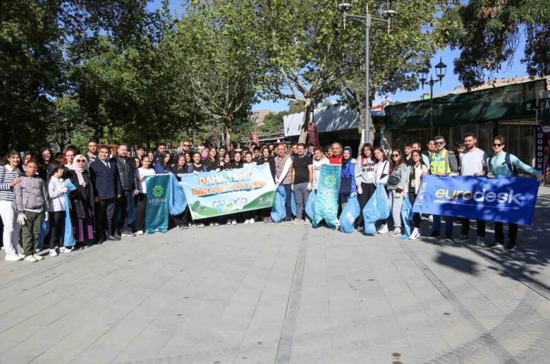 Meram’da çevre farkındalığı yürüyüşü