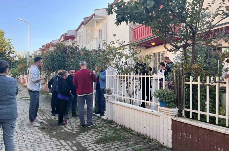 Merdivenlerden düşen adam hayatını kaybetti