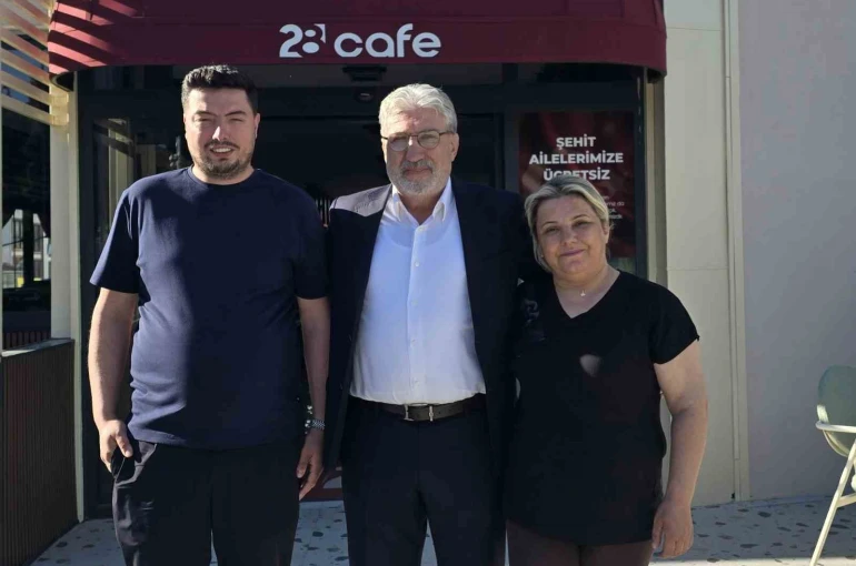 Merih Demiral kafe açtı, şehit ailelerine her şey ücretsiz oldu