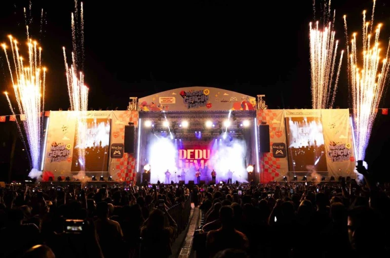 Mersin Gençlik Festivali coşkuyla başladı