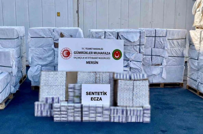 Mersin Limanında dev ilaç operasyonu: 4,9 milyar liralık kapsül ele geçirildi