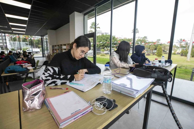 Mersin, öğrenci dostu şehirler sıralamasında ikinci oldu