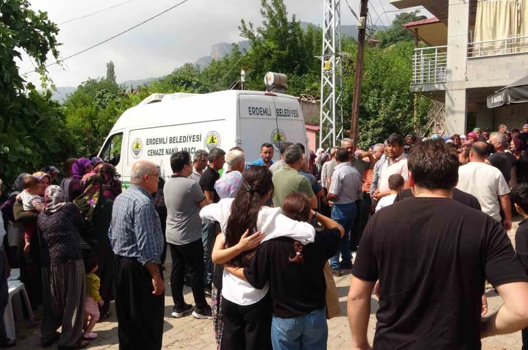 Mersin’de acı olay: Doğum gününde hayatını kaybetti, nikah günü defnedildi