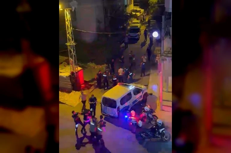 Mersin’de aile içi silahlı kavgada; balkondaki komşu vurularak öldü