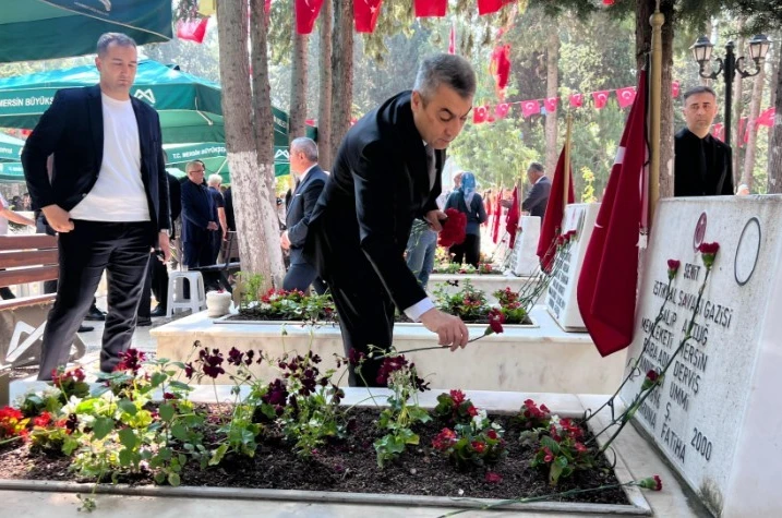 Mersin’de bayramda şehitlik unutulmadı