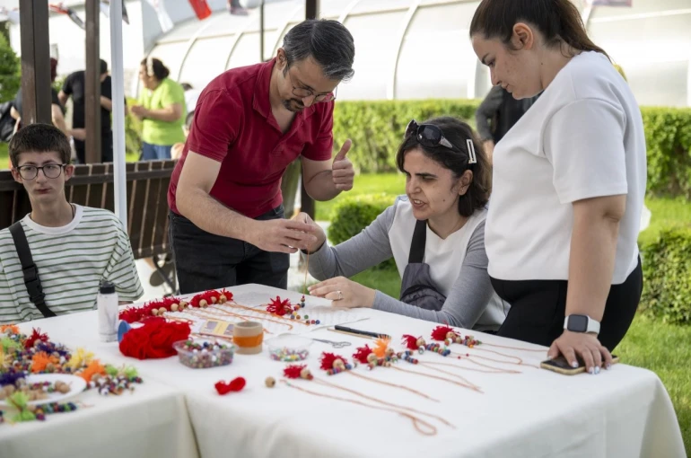 Mersin’de Engelliler Haftasında 60 vatandaşa akülü sandalye desteği