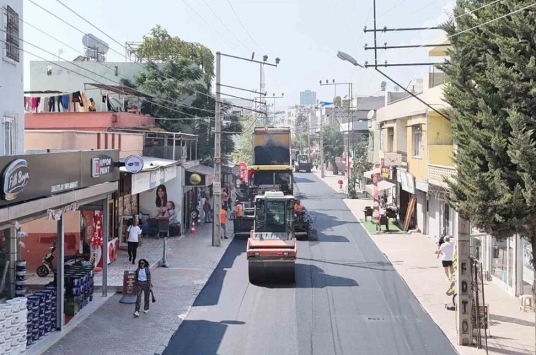 Mersin’de eskiyen caddeler yenileniyor