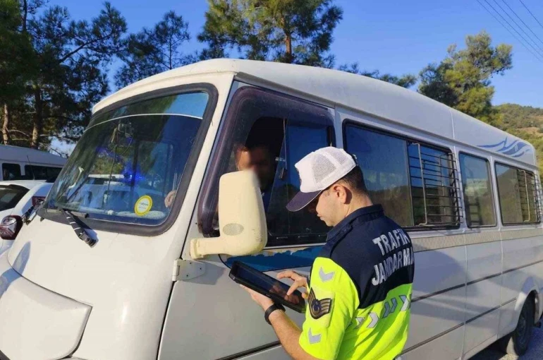 Mersin’de jandarmadan okul servislerinde sıkı denetim