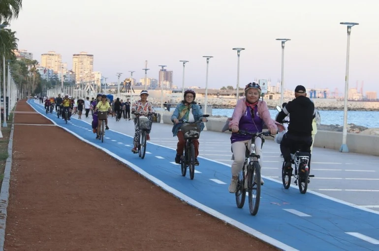 Mersin’de kadınlara ücretsiz bisiklet sürüş eğitimi