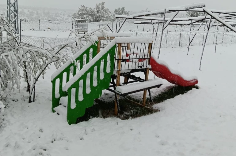 Mersin’de mayısta kar yağışı etkili oldu, yaylalar beyaza büründü