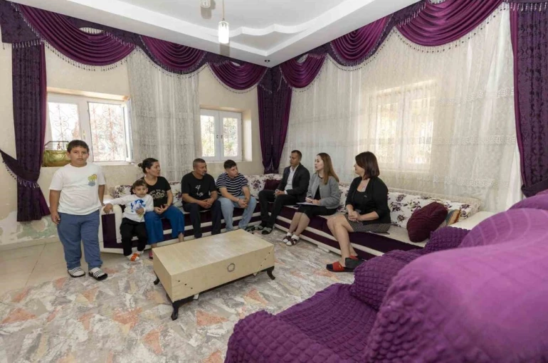 Mersin’de öğrenciler için evde eğitim takibi başladı