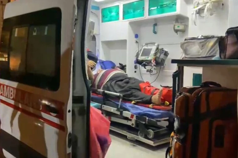 Mersin’de otomobil ile motosiklet çarpıştı: 2 yaralı