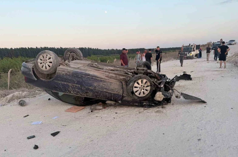 Mersin’de stabilize yolda otomobil takla attı: 1 ölü,1 yaralı 