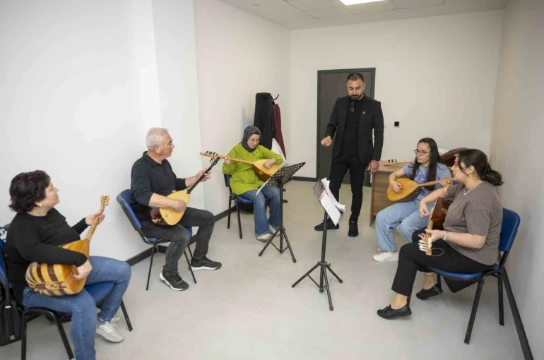 Mersin’de ücretsiz müzik kurslarında sezon sona eriyor 