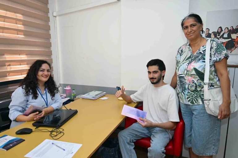 Mersin’de üniversiteyi kazanan öğrencilere geri ödemesiz öğrenim desteği