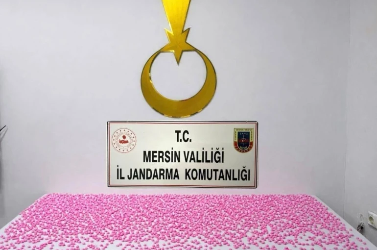 Mersin’de uyuşturucu haplarla yakalanan 2 şüpheli tutuklandı