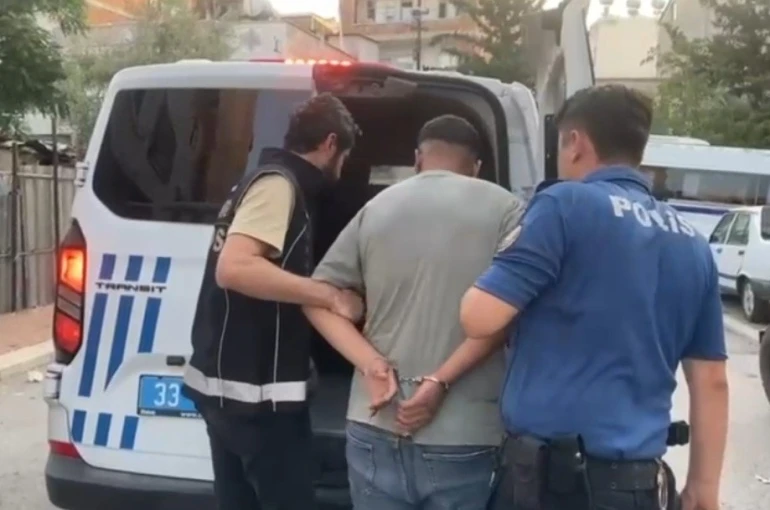 Mersin’de uyuşturucu kullanıcılarına şafak operasyonu: 42 gözaltı