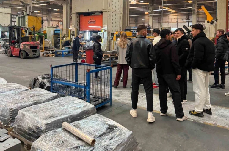 Meslek lisesi öğrencileri üretim süreçlerini yerinde öğreniyor