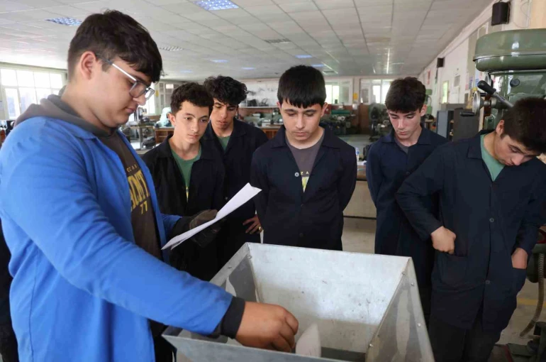Meslek lisesi öğrencilerinden sıfır atık hamlesi