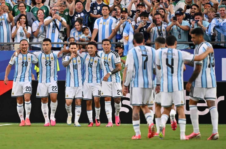 Messi’nin tarihe geçtiği maçta son şampiyon galibiyetle başladı