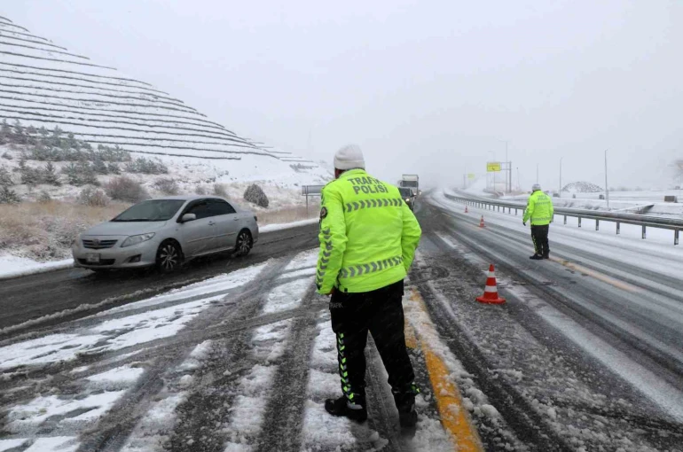 Meteoroloji’den buzlanma ve çığ uyarısı
