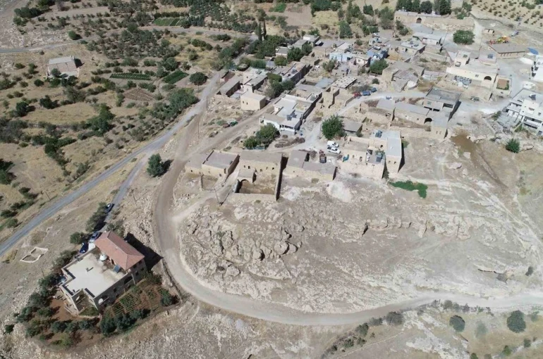 Mezopotamya’nın altın üçgeninde bulunan Mardin, dizilerin çekim merkezi olmasıyla turizme katkı sağlıyor