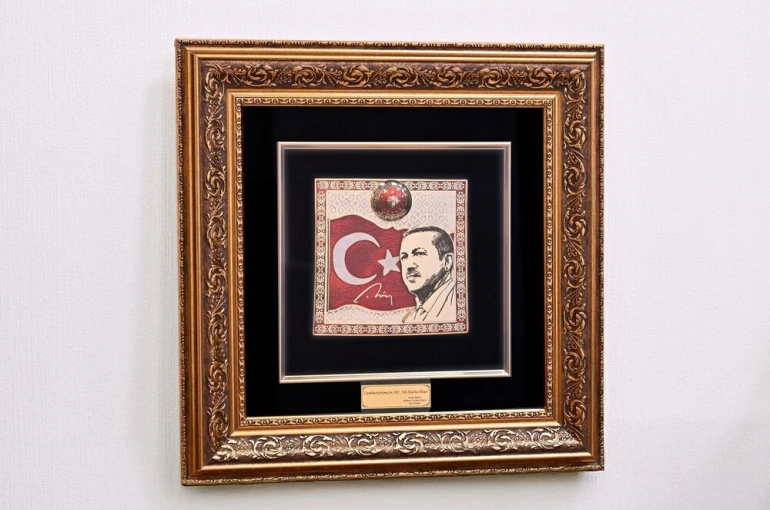 MHP Genel Başkanı Bahçeli'den Cumhurbaşkanı Erdoğan'a hediye
