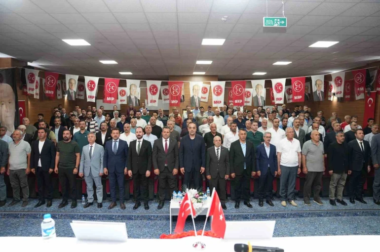 MHP Tortum İlçe Başkanlığı’nda İlhan Uzun güven tazeledi