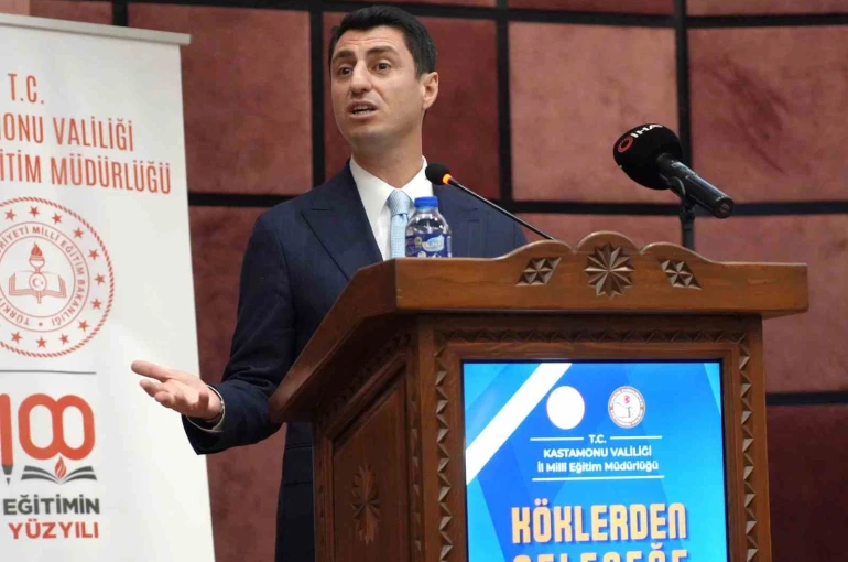 Milli Eğitim Bakan Yardımcısı Macit: "Dünyada her sınıfında internet bulunan, her sınıfında akıllı tahta olan ve öğrencilerine ücretsiz dijital eğitim platformları sunan çok az ülke vardır"