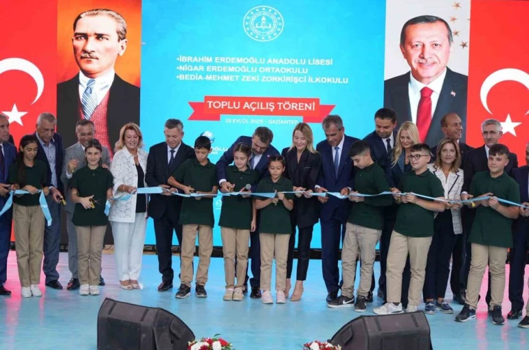 Milli Eğitim Bakanı Tekin, Gaziantep’te 3 okulun açılışını yaptı