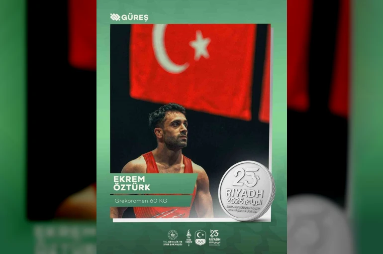 Milli güreşçi Ekrem Öztürk, gümüş madalya kazandı 