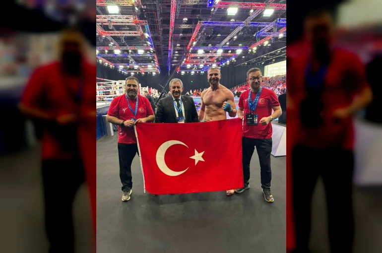 Milli kick boksçu Kadir Yıldırım, dünya şampiyonu oldu