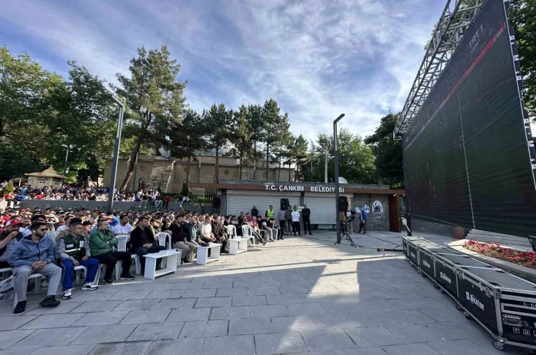 Milli maç heyecanı Çankırı’da dev ekranda yaşanıyor