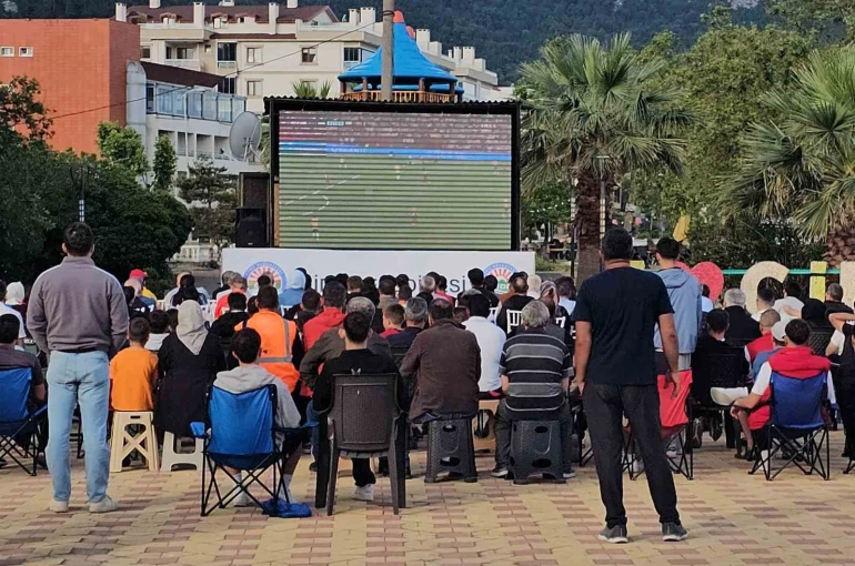 Milli maç heyecanı Kastamonu’da dev ekranda yaşandı