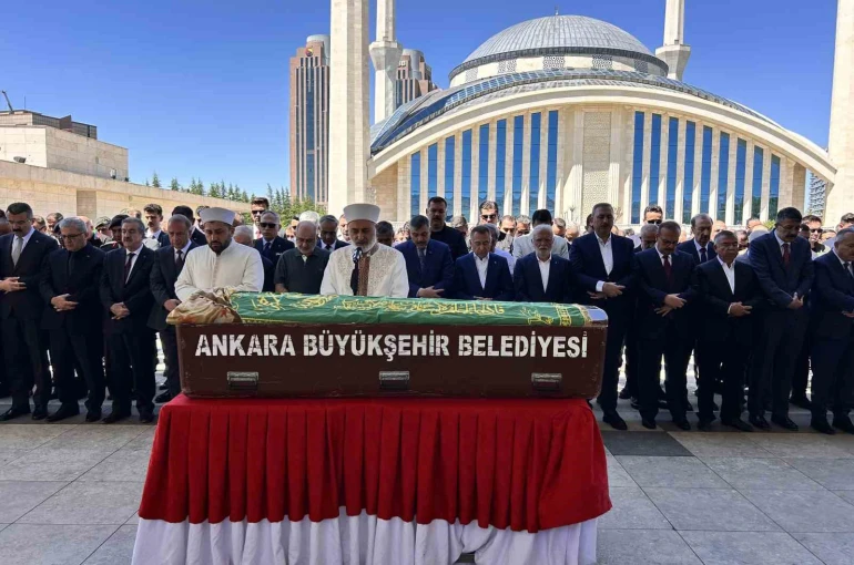 Milli Savunma Bakan Yardımcısı Alpaslan Kavaklıoğlu’nun vefat eden eşi ebediyete uğurlandı