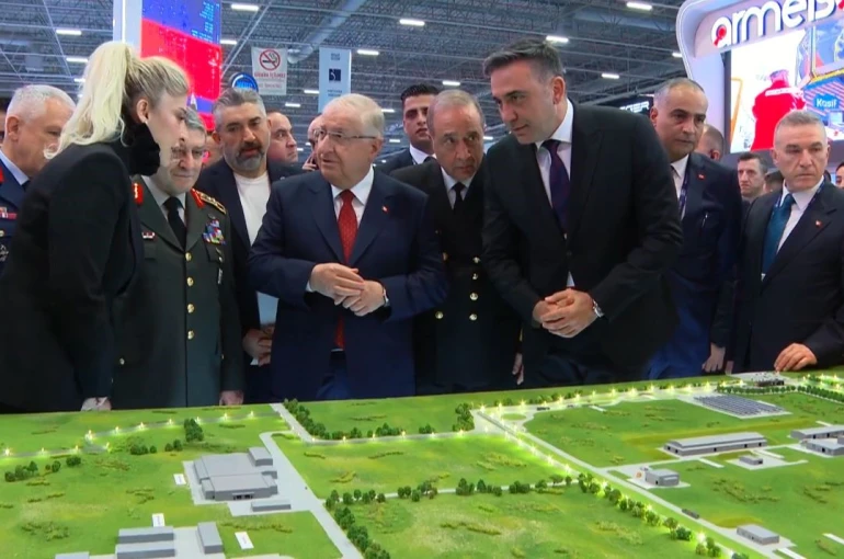 Milli Savunma Bakanı Yaşar Güler, SAHA EXPO’da sergilenen teknolojileri inceledi