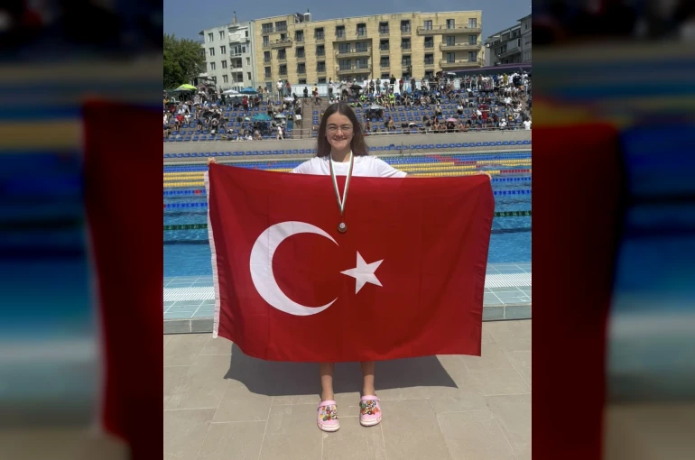 Milli yüzücü Ecrin Çevik’ten uluslararası başarı
