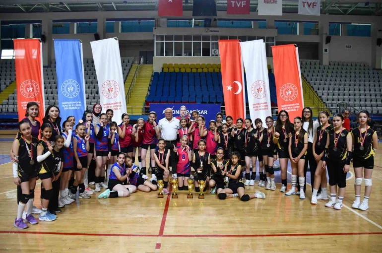 Mini Kızlar Voleybol Müsabakaları sona erdi