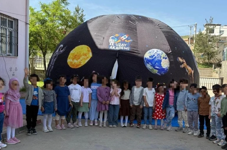 Minik astronotlar uzaya yolculuk yaptı