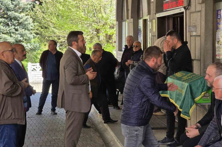 Minik Aybars gözyaşlarıyla son yolculuğuna uğurlandı