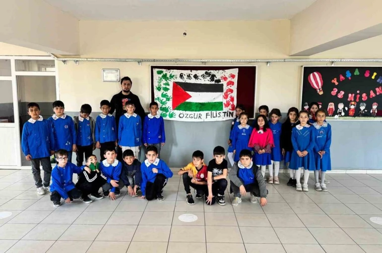 Minik yüreklerden Filistin’e destek 